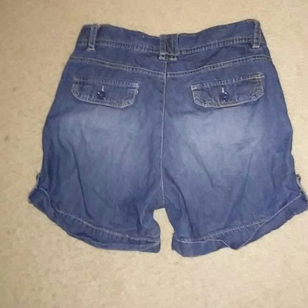 Shorts - Picture 2 of 2